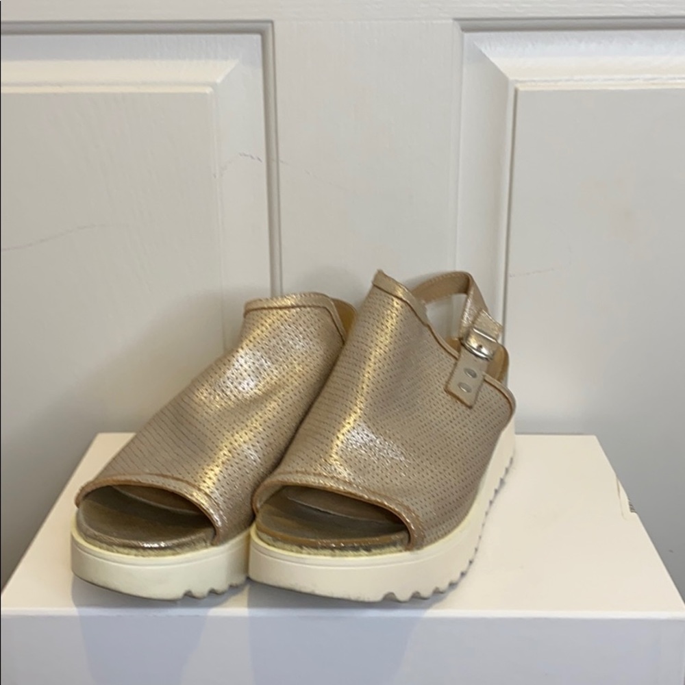 STEVE MADDEN Wedge sandals